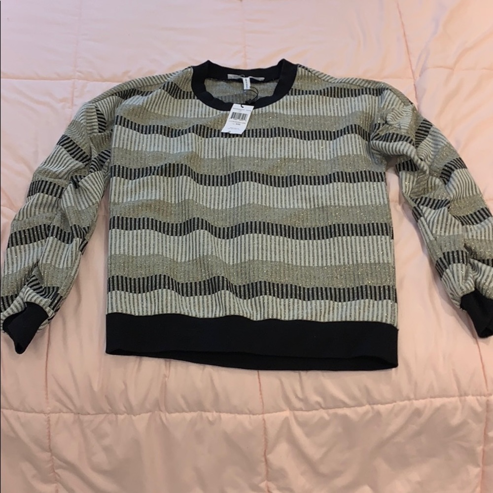 BCBGeneration Black-Gold long sleeve sweater